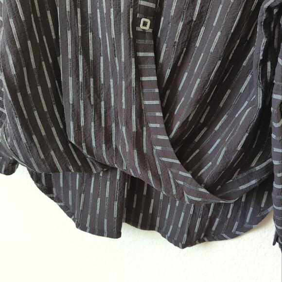 Habitat Women's Crossover Top Long Sleeve Wrap Medium Lagenlook Black Artsy EUC - Picture 6 of 7